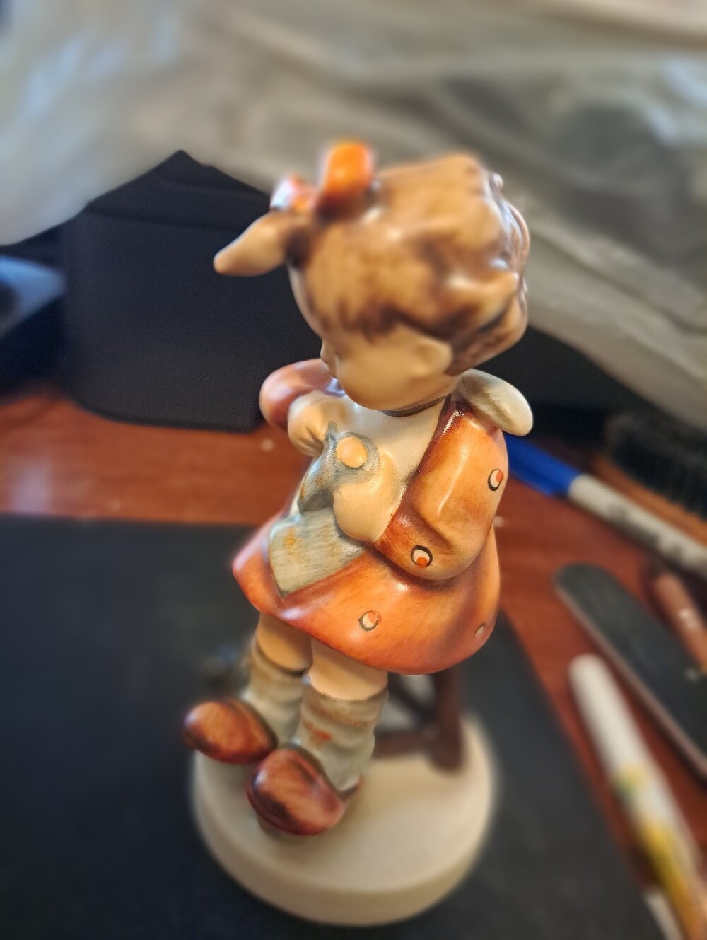 Goebel Hummel Mother's Helper TMK2 Full Bee #133 Excellent 5" - Picture 7 of 9